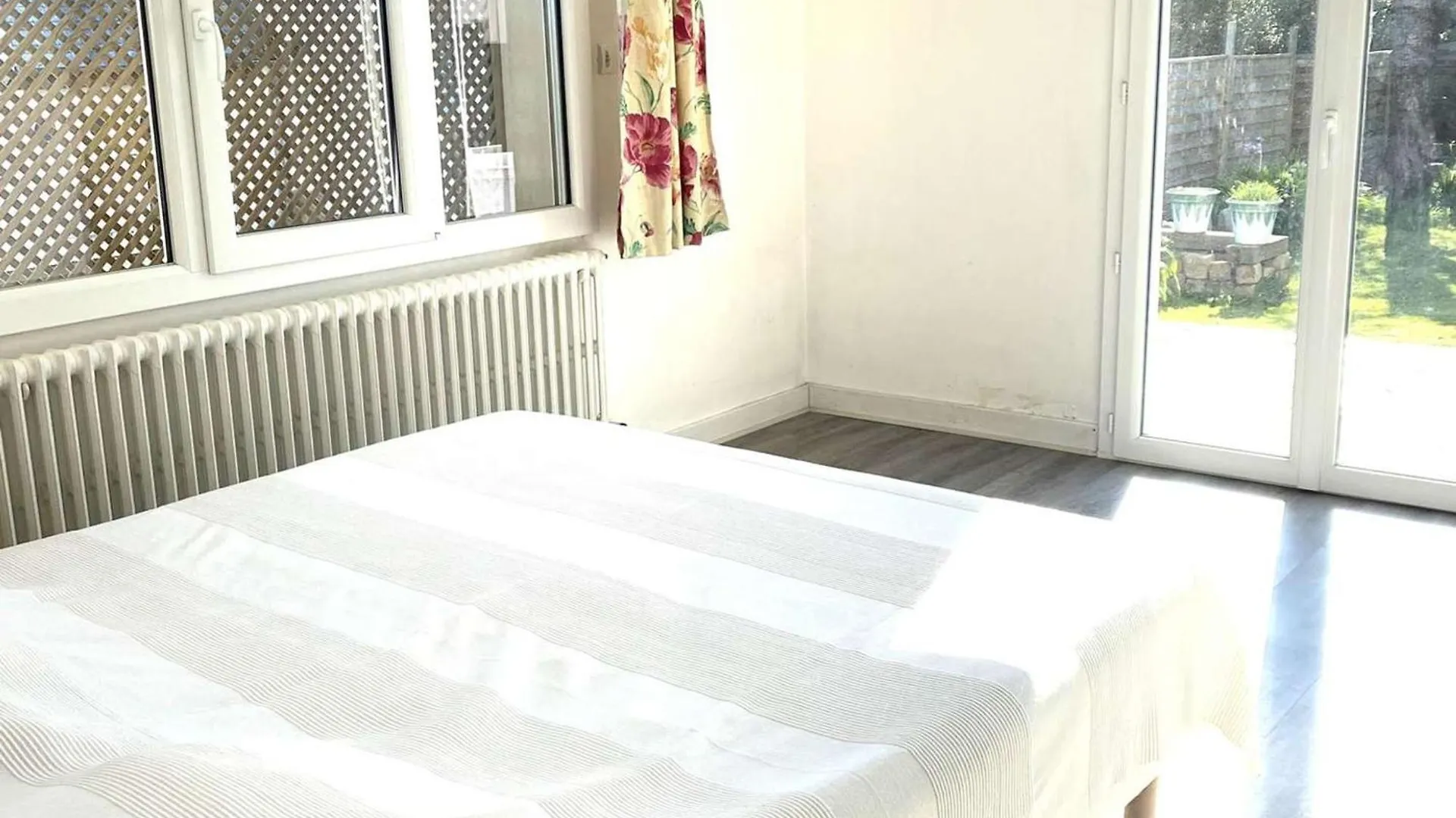 Grande Maison Familiale A 200M De La Plage Avec Jardin Et Wifi A Tregastel - Fr-1-368-457 France